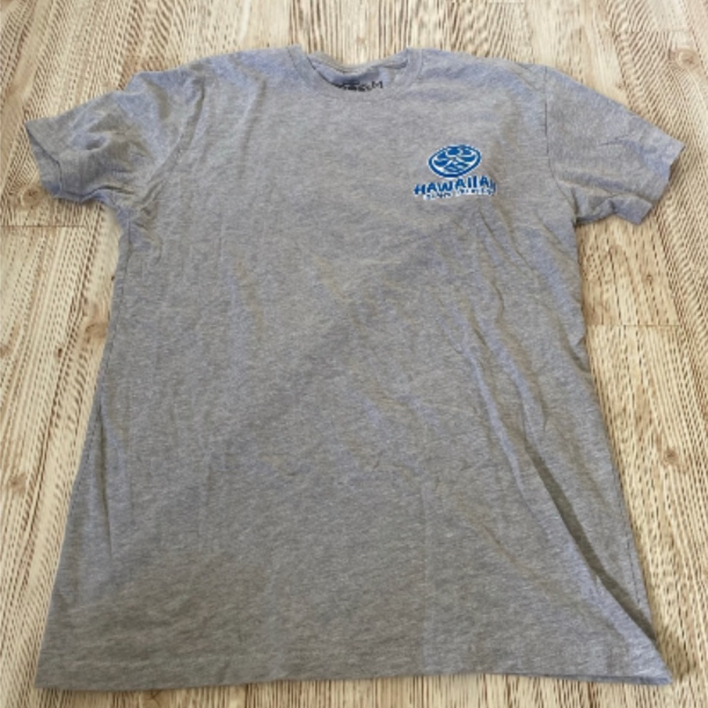 Men's Hawaiian Island Creations grey t-shirt best fit size small